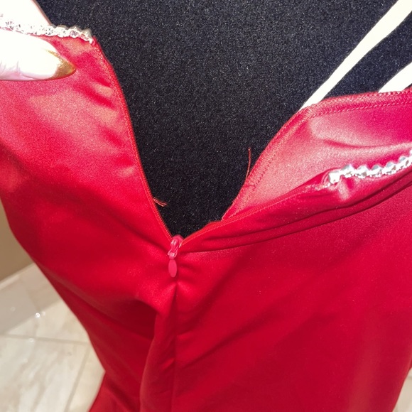 NEW 😍♥️HOT RED CUT-OUT DRESS - Picture 4 of 6